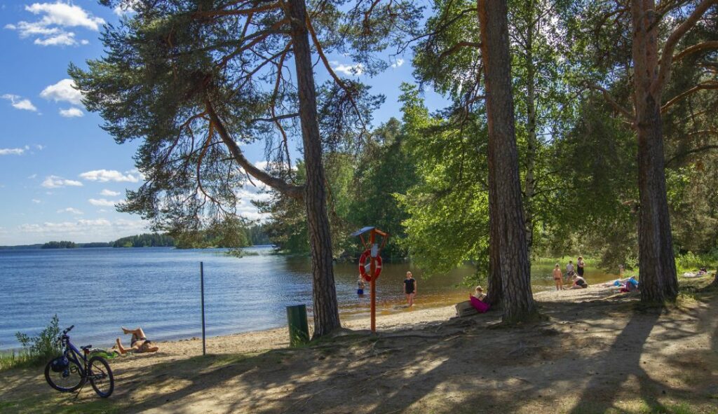 peräniemenrannalla kesäpäivän viettoa