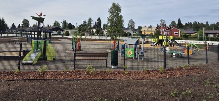 Nilsiän rantapuiston leikkipaikka